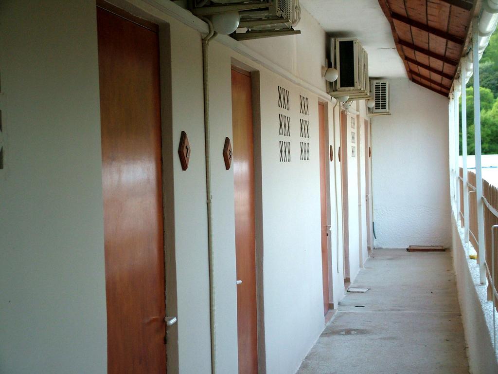 George'S Apartment Agia Marina  Phòng bức ảnh