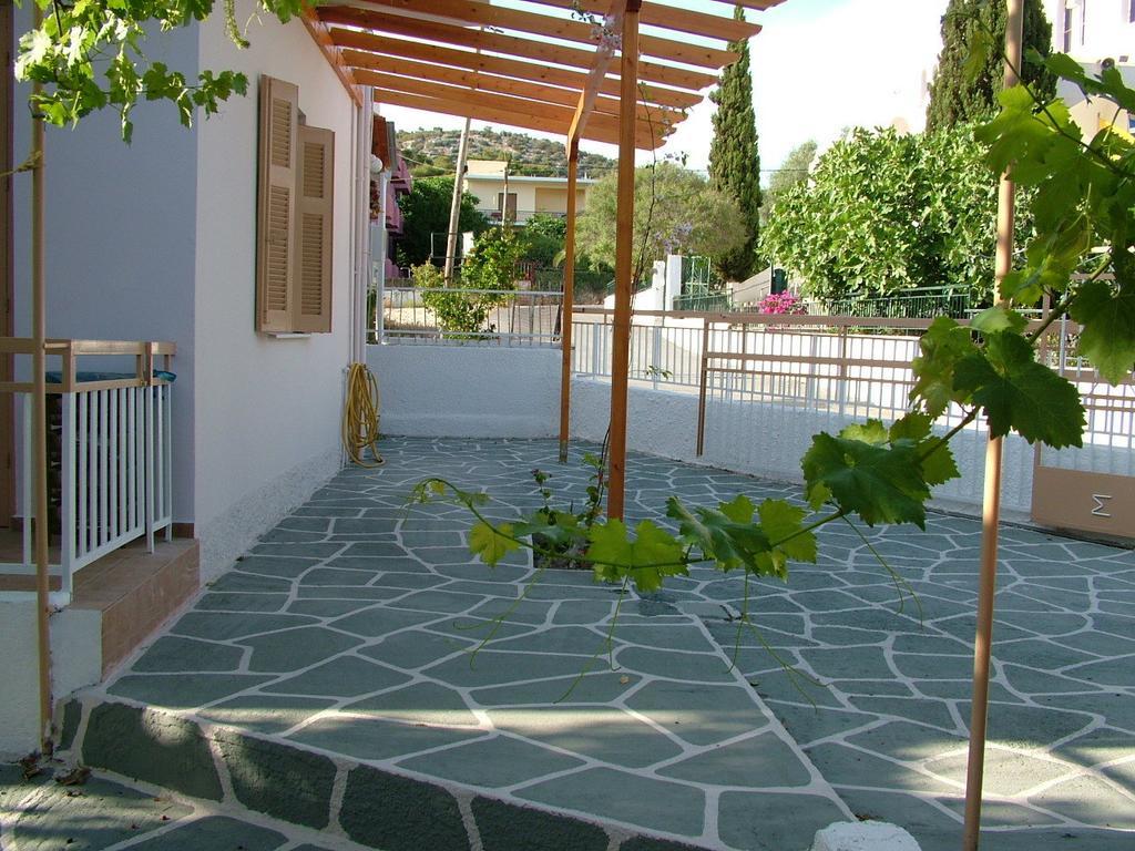 George'S Apartment Agia Marina  Phòng bức ảnh