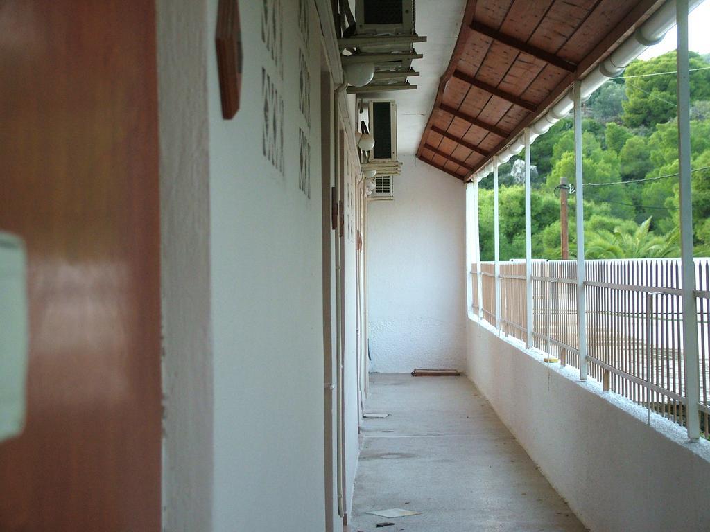 George'S Apartment Agia Marina  Phòng bức ảnh