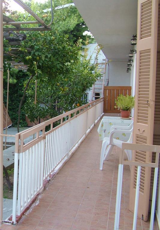 George'S Apartment Agia Marina  Phòng bức ảnh