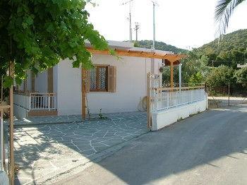 George'S Apartment Agia Marina  Ngoại thất bức ảnh