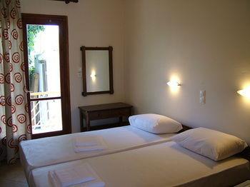 George'S Apartment Agia Marina  Ngoại thất bức ảnh